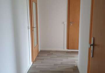 Wohnung Glauchau - 4 Zimmer, 67 m&sup2;, 420&euro; | Angebot:26994544