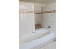 Erdgeschoßwohnung Zwickau Zwickau-Nord - 4 Zimmer, 156 m&sup2;, 900&euro; | Angebot:24910977
