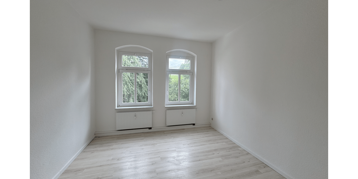 Etagenwohnung Oberlungwitz - 4 Zimmer, 100 m&sup2;, 650&euro; | Angebot:27322322