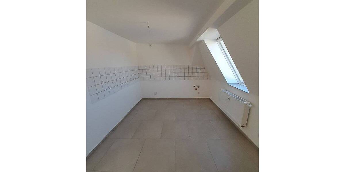 Helle 3-Zi DG Wohnung mit EBK in Stadtlage - Etagenwohnung Zwickau Pölbitz | Angebot:23973934