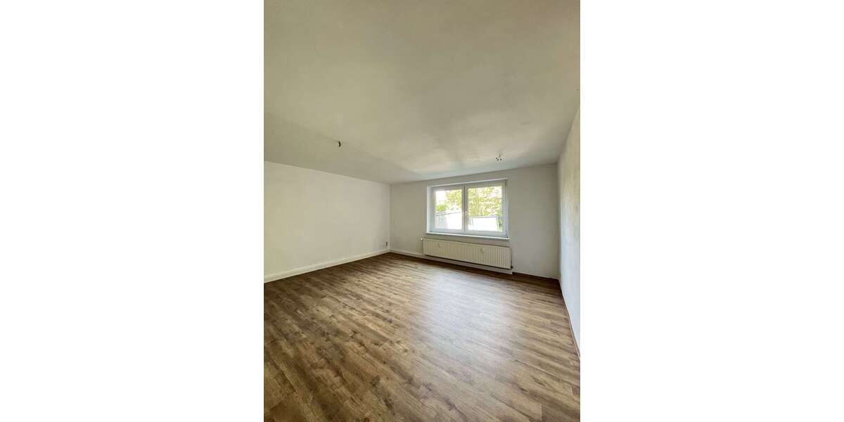 Etagenwohnung Hohndorf - 3 Zimmer, 64 m&sup2;, 300&euro; | Angebot:22558281
