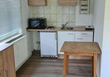 Wohnung Zwickau - 1 Zimmer, 32 m&sup2;, 220&euro; | Angebot:26089103