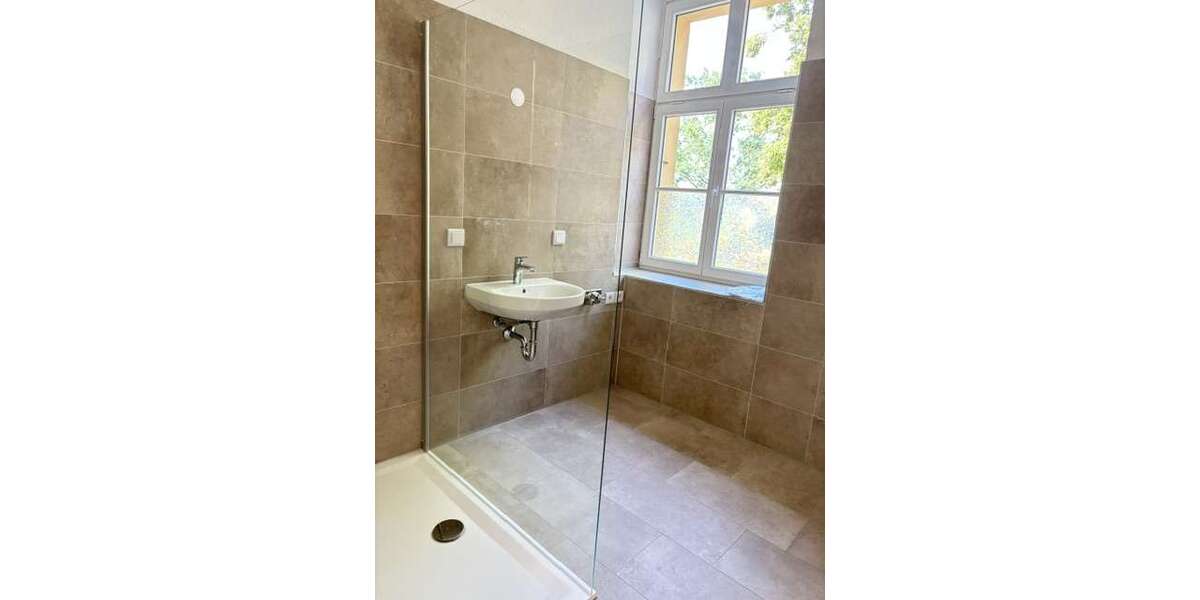 Etagenwohnung Werdau Werdau, Stadt - 3 Zimmer, 104 m&sup2;, 625&euro; | Angebot:27317437