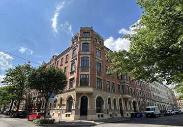 Wohnung Zwickau Mitte-Nord - 2 Zimmer, 69 m&sup2;, 400&euro; | Angebot:26841892