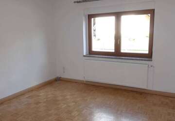 Wohnung Hohndorf - 3 Zimmer, 63 m&sup2;, 300&euro; | Angebot:27397992