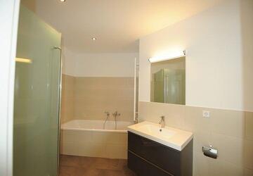 Wohnung Zwickau - 3 Zimmer, 99 m&sup2;, 860&euro; | Angebot:23846040