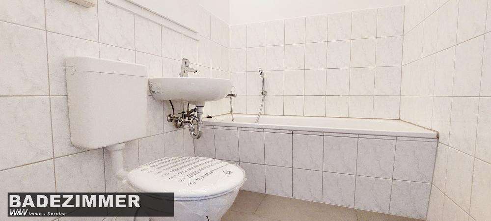 Etagenwohnung Zwickau Neuplanitz - 3 Zimmer, 69 m&sup2;, 349&euro; | Angebot:26285990