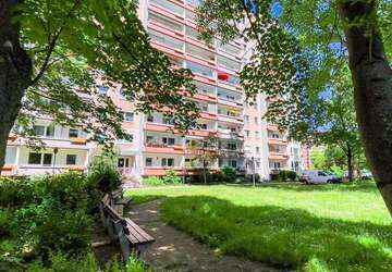 Wohnung Zwickau Innenstadt - 3 Zimmer, 70 m&sup2;, 455&euro; | Angebot:27362162