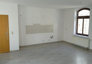 Wohnung Reichenbach im Vogtland - 2 Zimmer, 66 m&sup2;, 300&euro; | Angebot:24813984