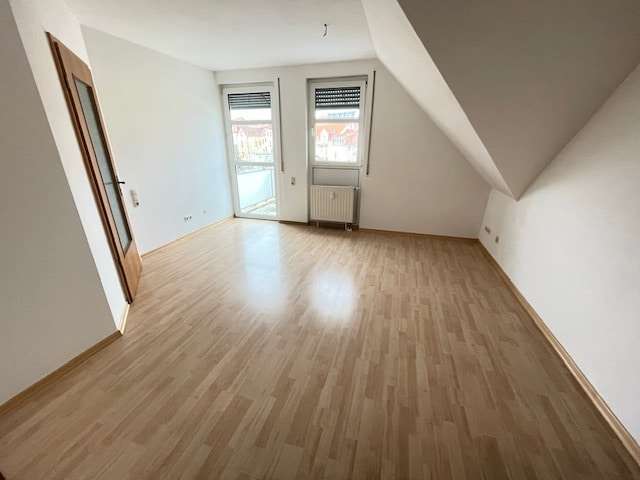Etagenwohnung Zwickau Geb. Reichenb. Str./Freiheitssiedlung - 2 Zimmer, 52 m&sup2;, 285&euro; | Angebot:25719294