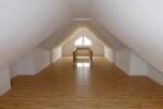 Dachgeschoßwohnung Ronneburg - 5 Zimmer, 138 m&sup2;, 700&euro; | Angebot:25178918
