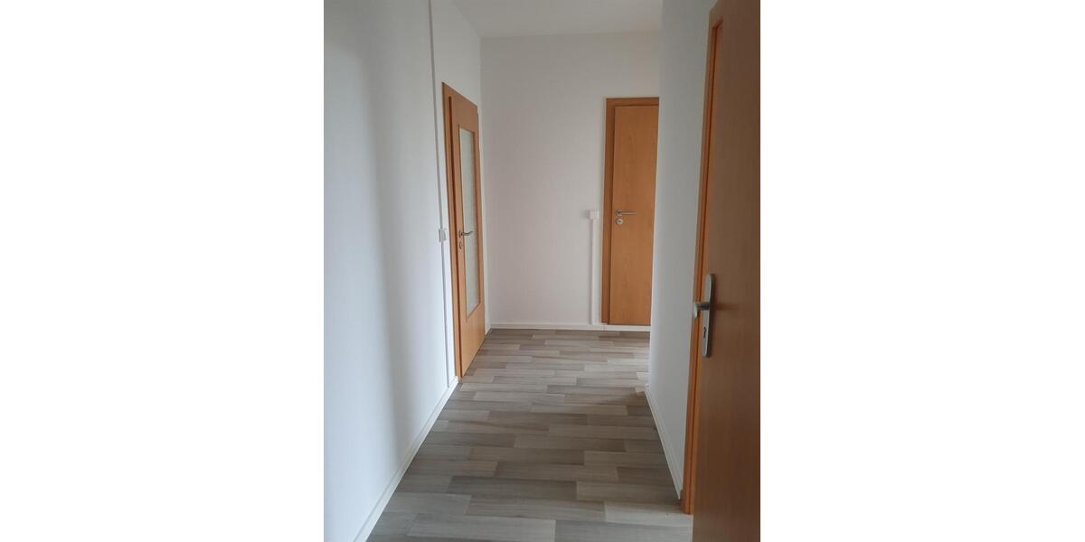 Etagenwohnung Glauchau - 4 Zimmer, 67 m&sup2;, 420&euro; | Angebot:25591473