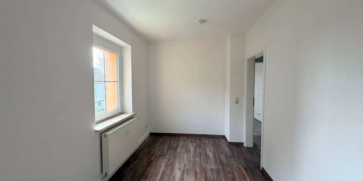 Etagenwohnung Bernsdorf - 3 Zimmer, 64 m&sup2;, 349&euro; | Angebot:26870863