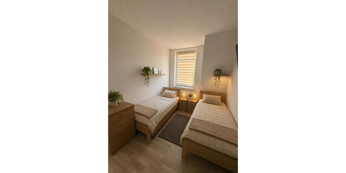 Dachgeschoßwohnung Crimmitschau - 2 Zimmer, 50 m&sup2;, 25&euro; | Angebot:26602730