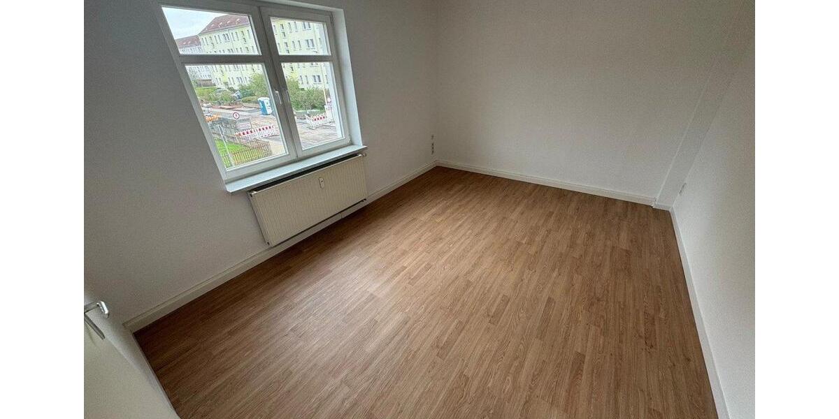 Etagenwohnung Glauchau - 2 Zimmer, 56 m&sup2;, 330&euro; | Angebot:26283436
