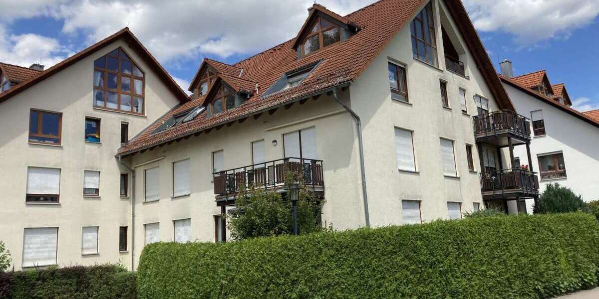 Etagenwohnung Werdau - 2 Zimmer, 60 m&sup2;, 420&euro; | Angebot:27132817