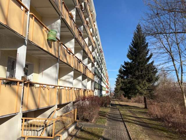 Etagenwohnung Zwickau Neuplanitz - 1 Zimmer, 30 m&sup2;, 110&euro; | Angebot:26003747