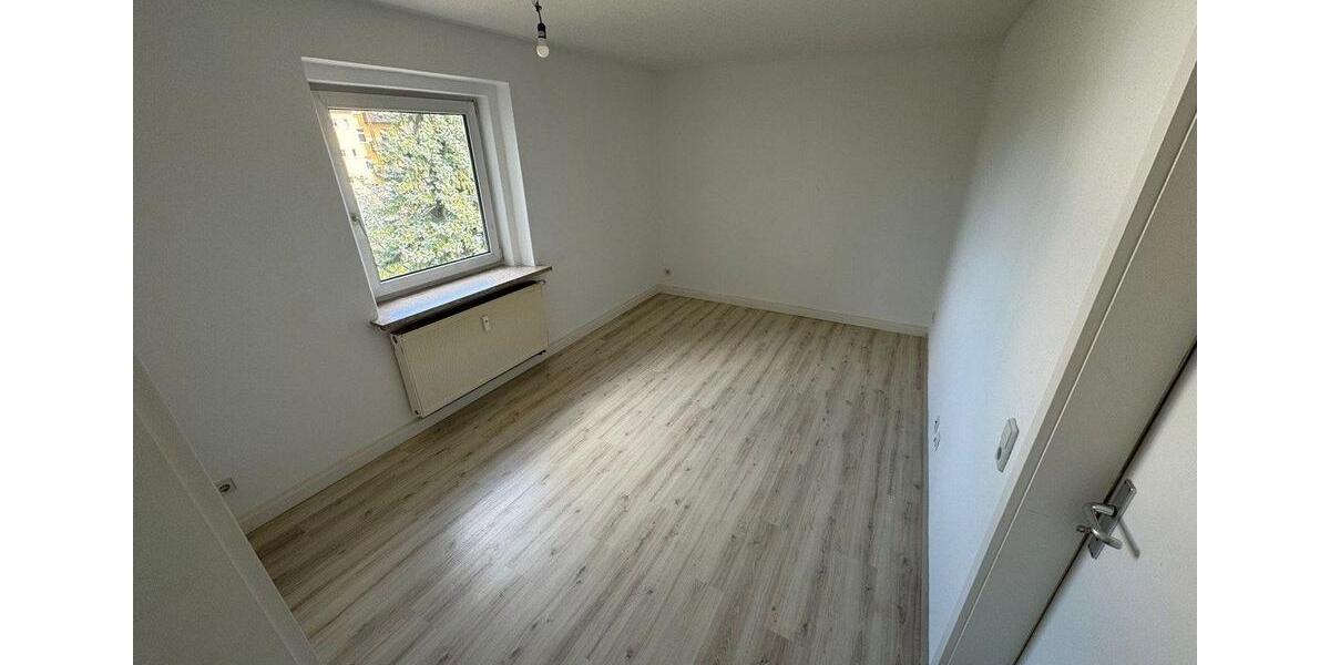 Etagenwohnung Glauchau - 2 Zimmer, 45 m&sup2;, 265&euro; | Angebot:26241894