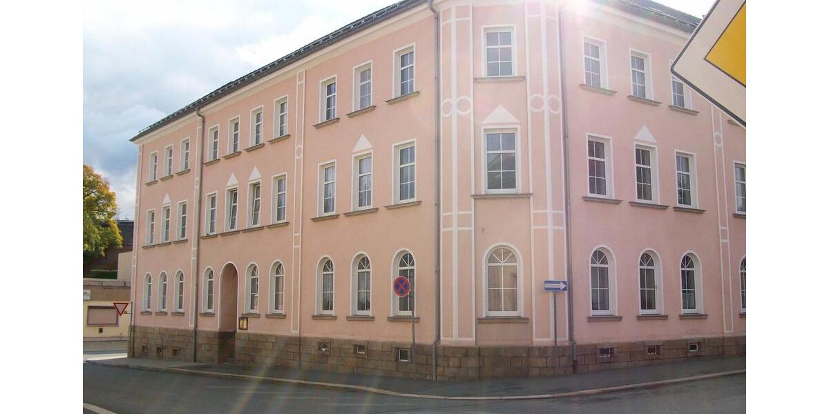 Etagenwohnung Lengenfeld - 3 Zimmer, 64 m&sup2;, 320&euro; | Angebot:26424136
