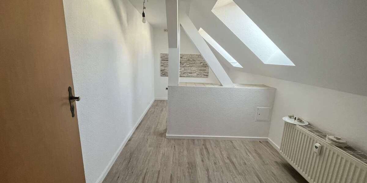 Etagenwohnung Reichenbach im Vogtland - 4 Zimmer, 77 m&sup2;, 380&euro; | Angebot:26199346