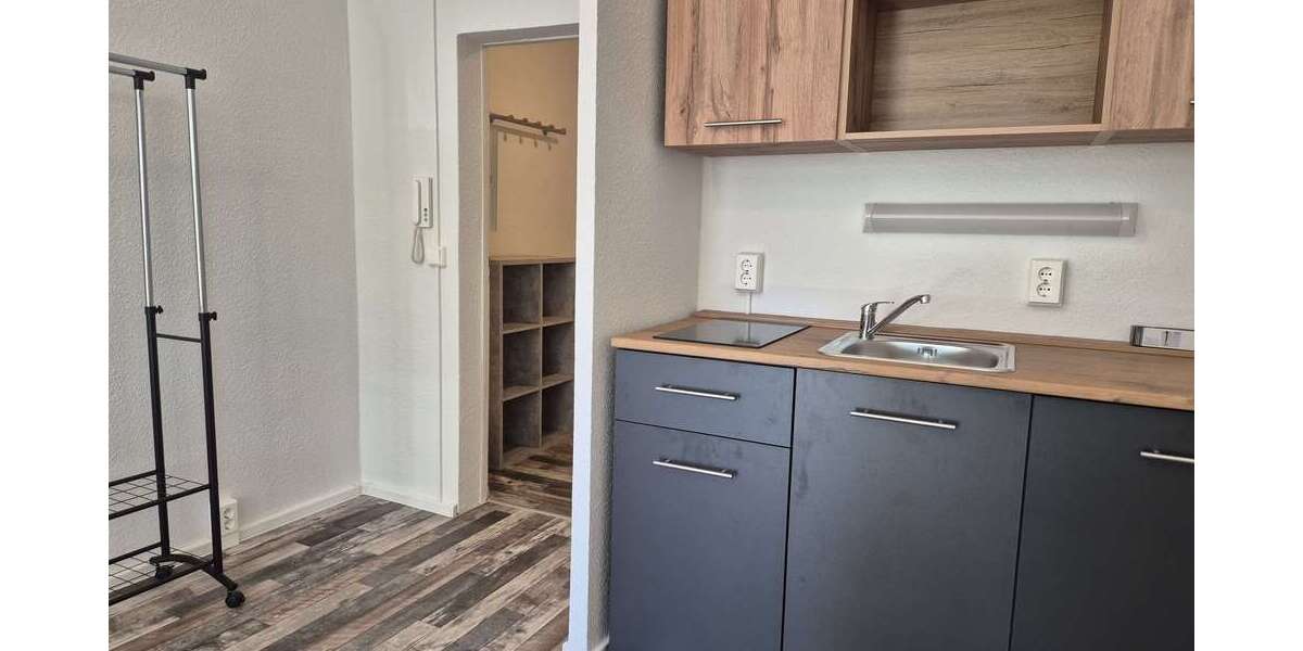 Etagenwohnung Zwickau Neuplanitz - 1 Zimmer, 30 m&sup2;, 192&euro; | Angebot:26512109