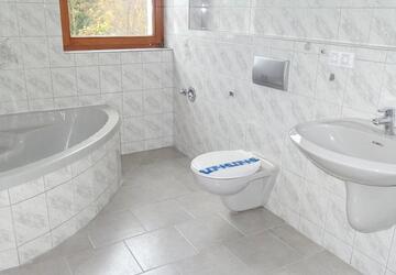 Wohnung Zwickau - 3 Zimmer, 74 m&sup2;, 370&euro; | Angebot:23086738