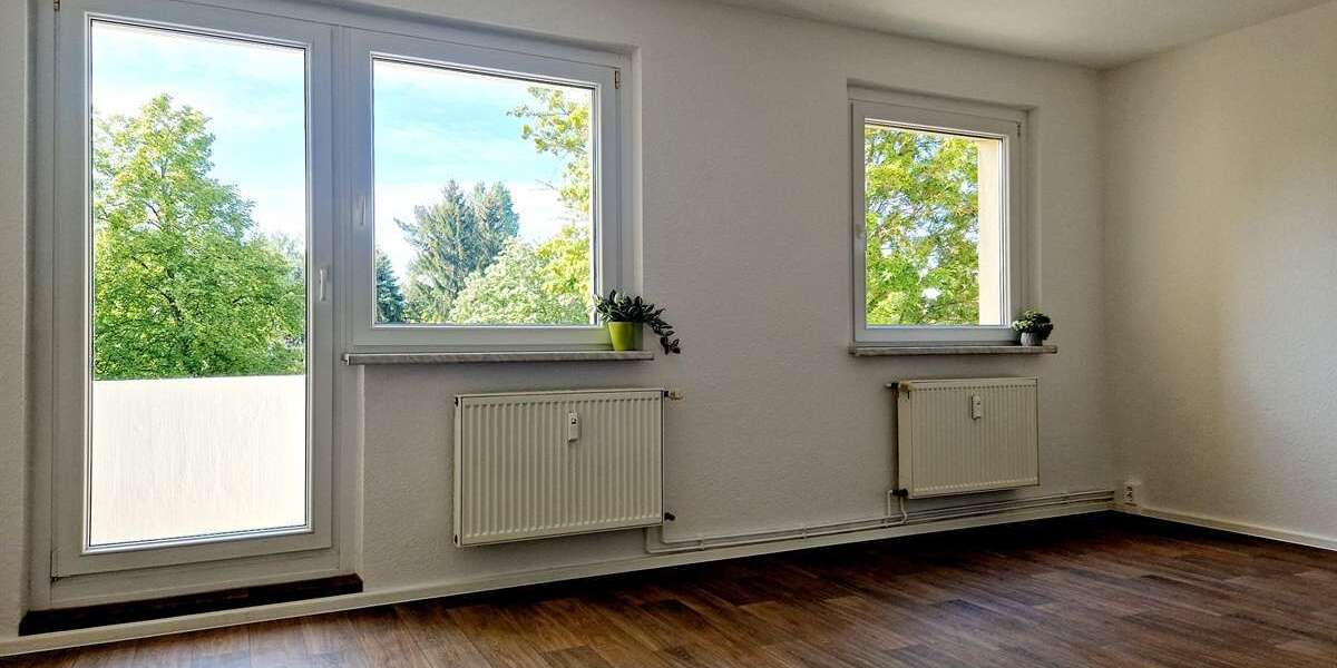 Etagenwohnung Glauchau - 3 Zimmer, 67 m&sup2;, 420&euro; | Angebot:26994542