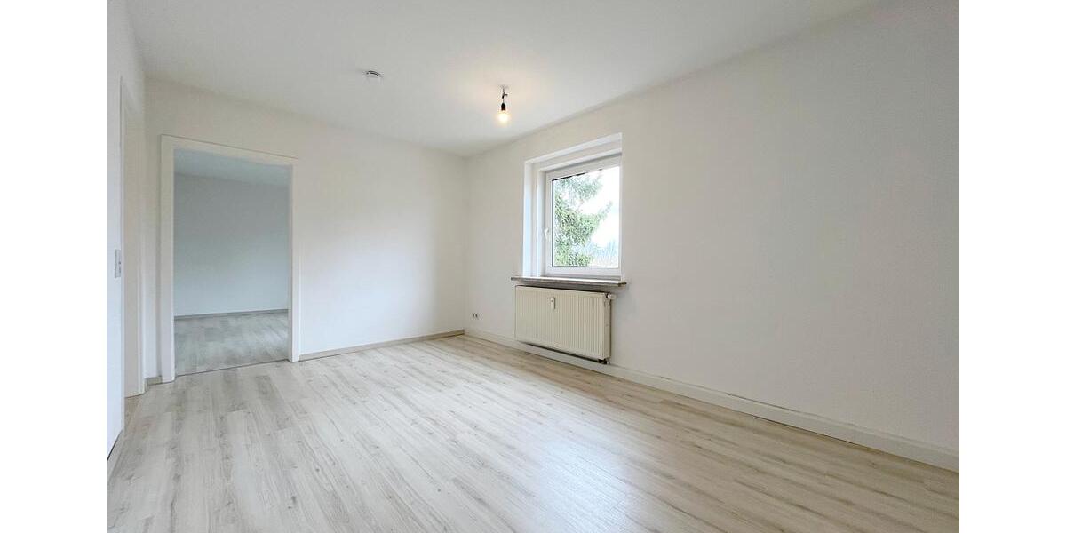 Etagenwohnung Glauchau - 2 Zimmer, 45 m&sup2;, 290&euro; | Angebot:26001488