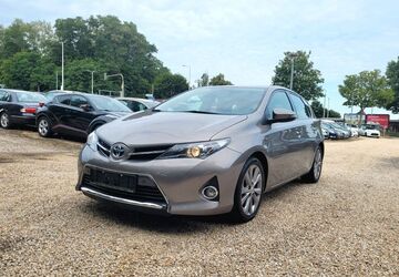 Toyota Auris 90.918 km 10.980 &euro; Zwickau 08056