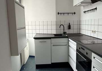 Wohnung Zwickau Innenstadt - 3 Zimmer, 76 m&sup2;, 370&euro; | Angebot:27244385