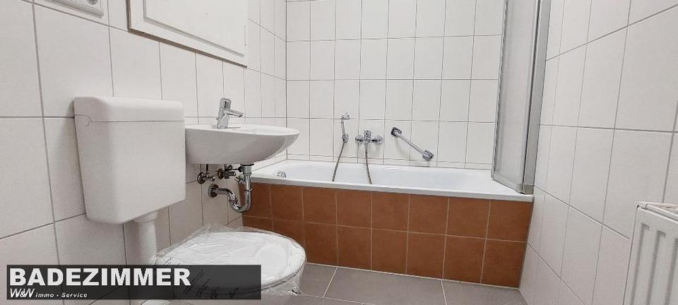 Etagenwohnung Zwickau Neuplanitz - 4 Zimmer, 70 m&sup2;, 349&euro; | Angebot:24704375